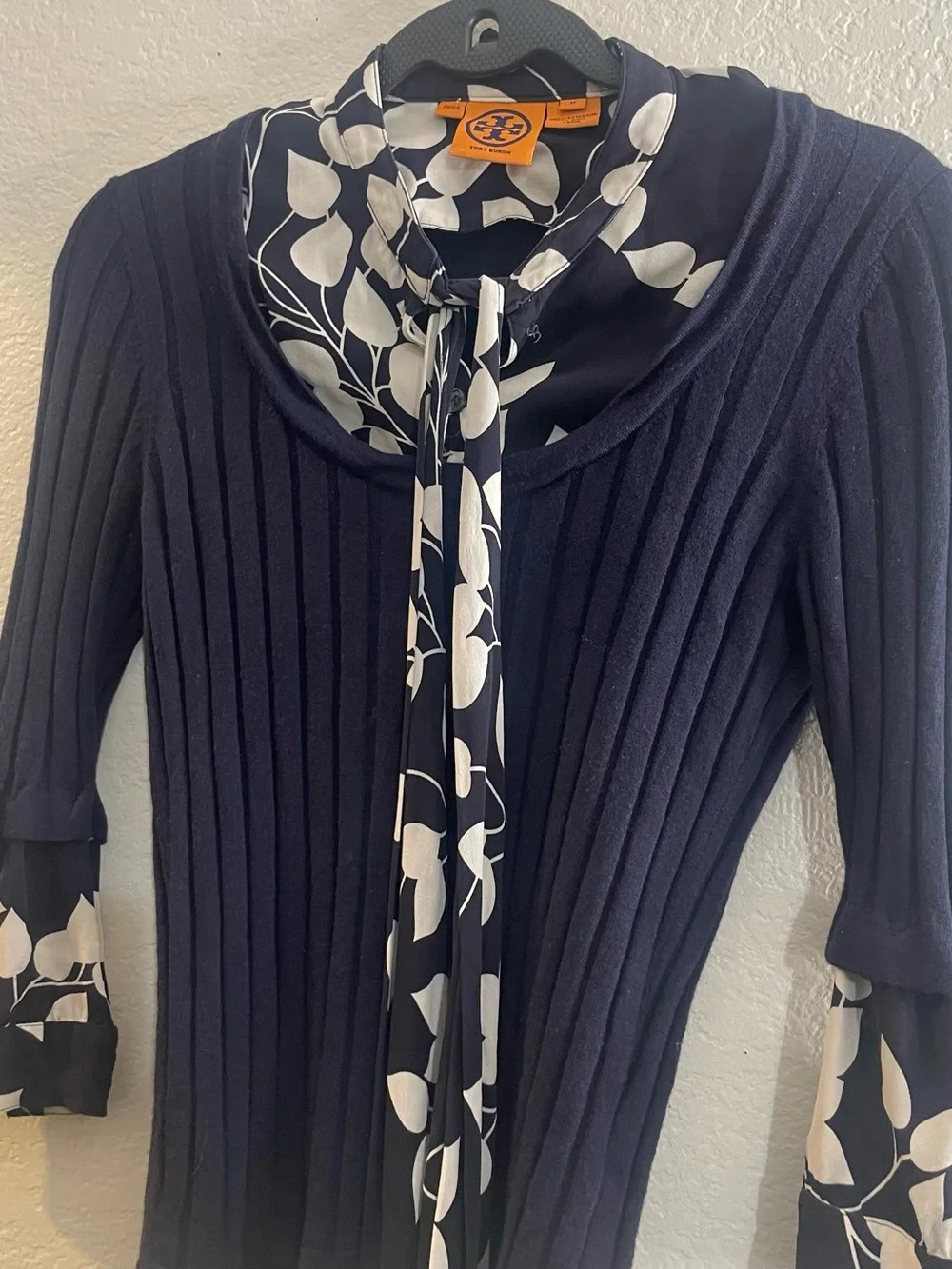 Tory Burch Ribbed Knit Sweater Size Medium Wool Short Sleeve Neck Tie Preppy